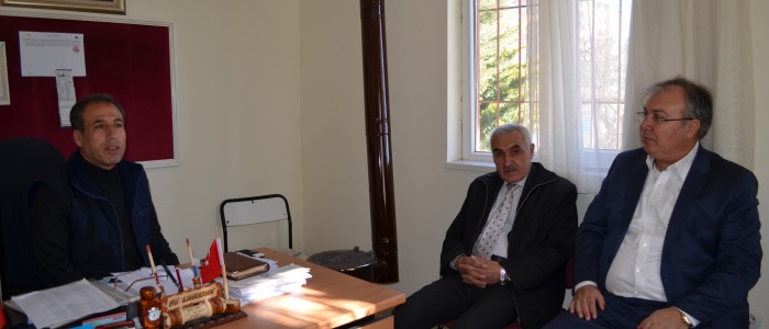 CHP Ankara 1.Bölge Milletvekili A.Adayı Ercan ÇUHADAR Mamak Ege Mahallesi Muhtarı Ali KAHRAMAN’ı ziyaret etti.